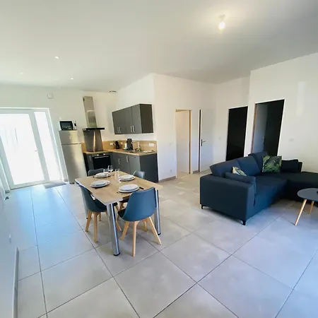 La Grande Escale Des Brias Holiday home